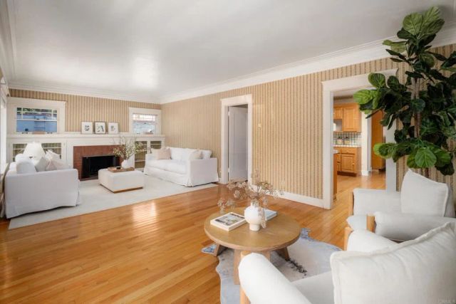 1138 Virginia Way, La Jolla, CA 92037