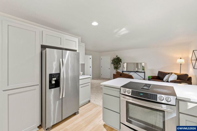 224 SW 4th St, Troutdale, OR 97060