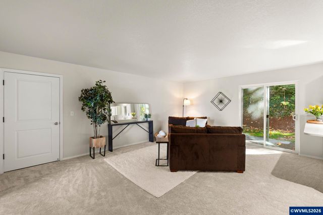 224 SW 4th St, Troutdale, OR 97060
