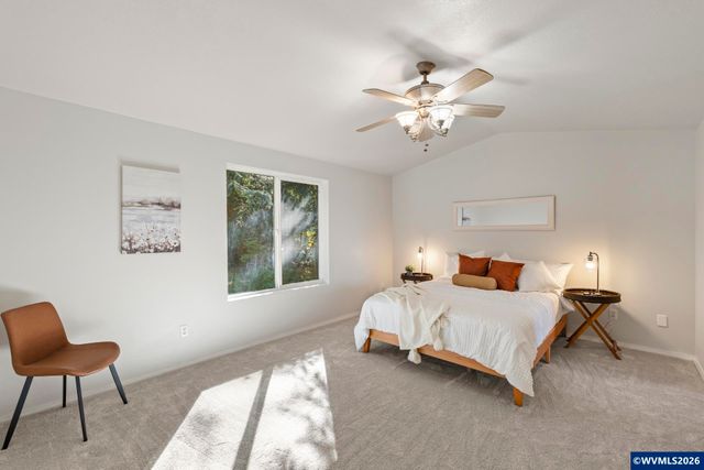 224 SW 4th St, Troutdale, OR 97060
