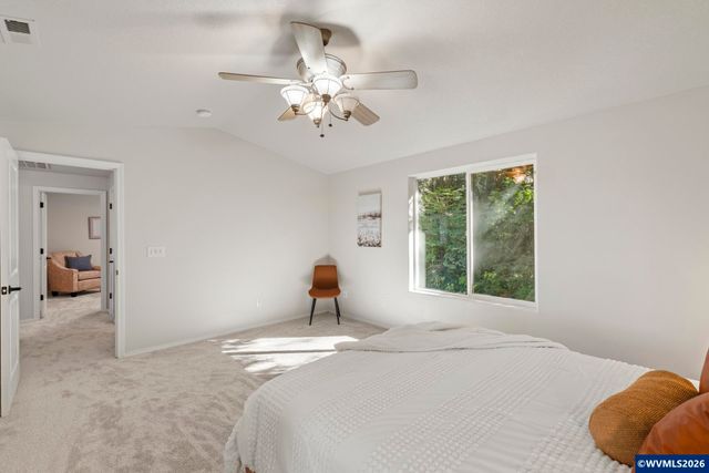 224 SW 4th St, Troutdale, OR 97060