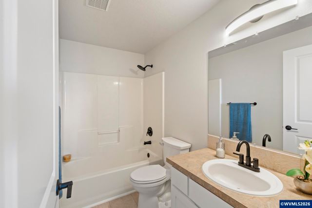 224 SW 4th St, Troutdale, OR 97060