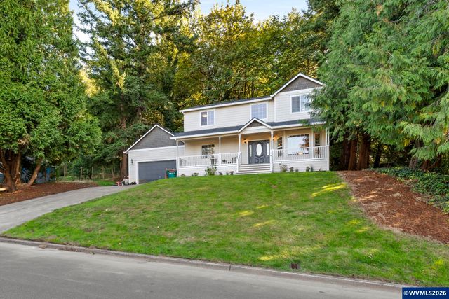 224 SW 4th St, Troutdale, OR 97060