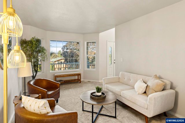 224 SW 4th St, Troutdale, OR 97060