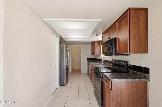 19037 N 6th Street, Phoenix, AZ 85024