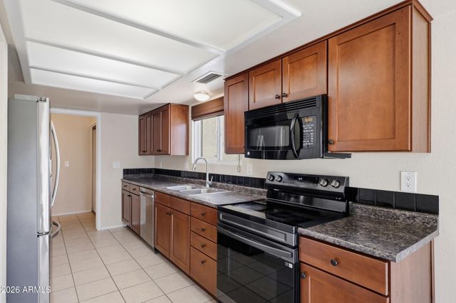 19037 N 6th Street, Phoenix, AZ 85024