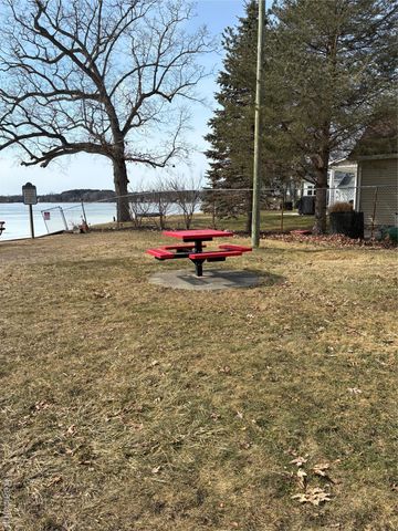 8645 Country Club Drive, Hamburg Township, MI 48169