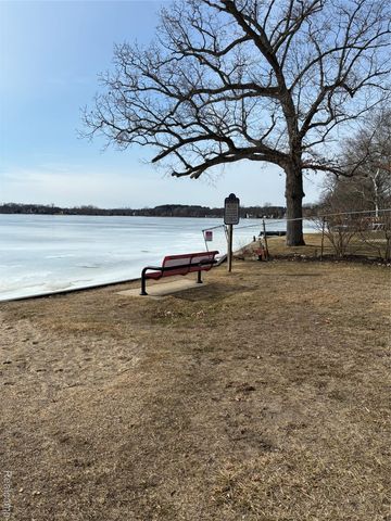 8645 Country Club Drive, Hamburg Township, MI 48169