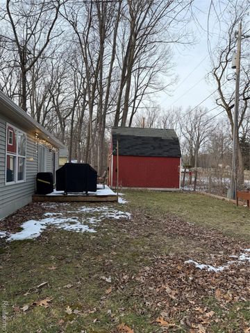 8645 Country Club Drive, Hamburg Township, MI 48169