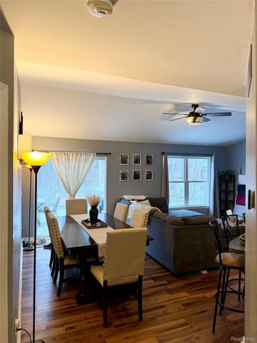 8645 Country Club Drive, Hamburg Township, MI 48169