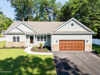 16 Surcingle Road, Queensbury, NY 12804