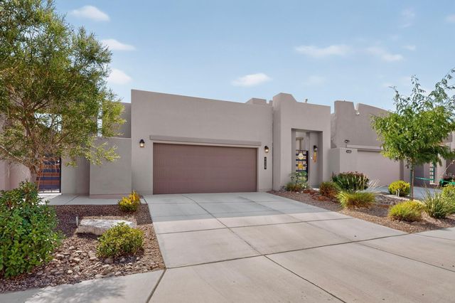 1429 Tierra Verde Loop NW, Los Lunas, NM 87031