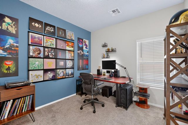 1429 Tierra Verde Loop NW, Los Lunas, NM 87031