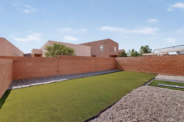 1429 Tierra Verde Loop NW, Los Lunas, NM 87031
