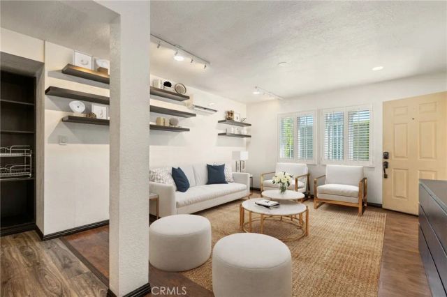 7309 Tampa, Reseda, CA 91335