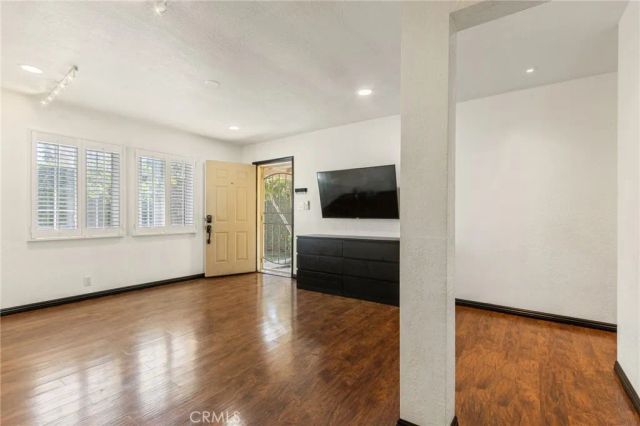 7309 Tampa, Reseda, CA 91335