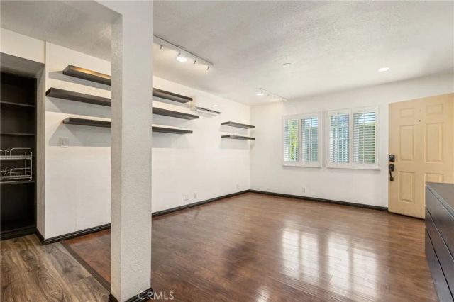 7309 Tampa, Reseda, CA 91335