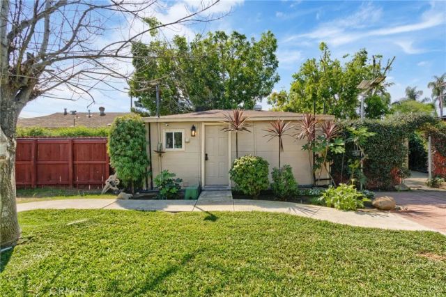 7309 Tampa, Reseda, CA 91335