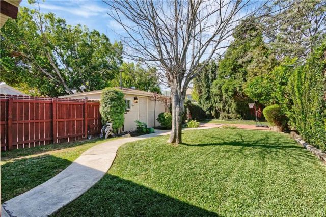 7309 Tampa, Reseda, CA 91335