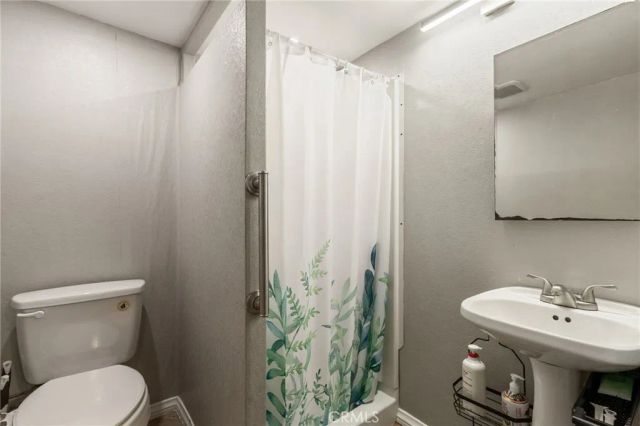 7309 Tampa, Reseda, CA 91335