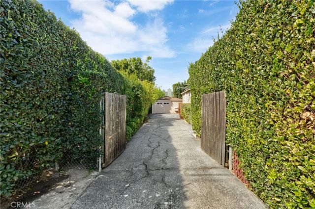 7309 Tampa, Reseda, CA 91335