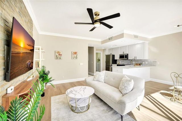 6210 Towncenter CIR, Naples, FL 34119