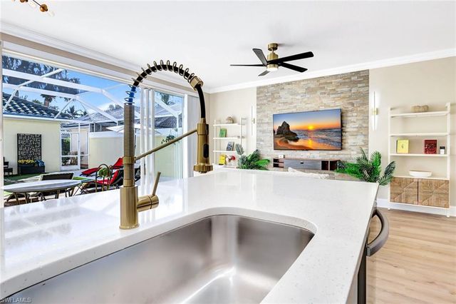 6210 Towncenter CIR, Naples, FL 34119