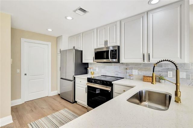 6210 Towncenter CIR, Naples, FL 34119