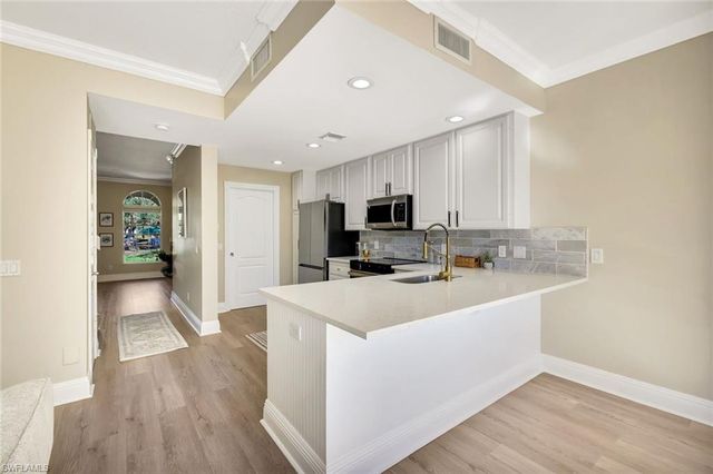 6210 Towncenter CIR, Naples, FL 34119