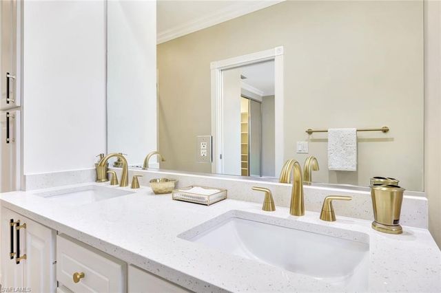 6210 Towncenter CIR, Naples, FL 34119