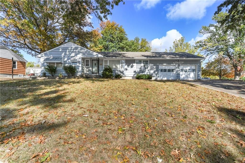 1326 E 126th Street, Grandview, MO 64030