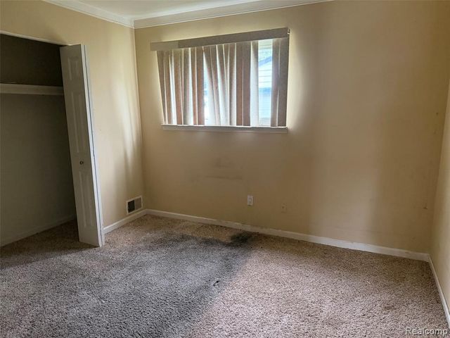 6486 Syracuse Street, Taylor, MI 48180