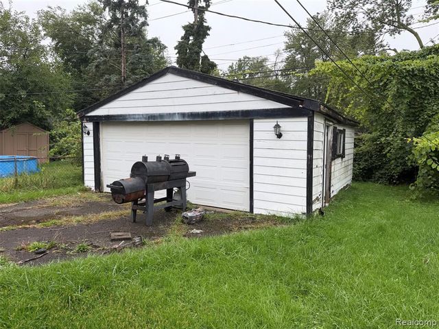 6486 Syracuse Street, Taylor, MI 48180