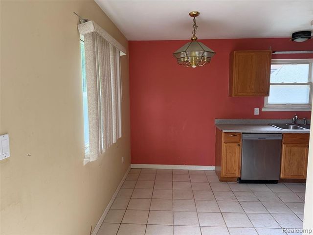 6486 Syracuse Street, Taylor, MI 48180