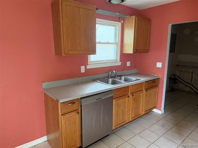 6486 Syracuse Street, Taylor, MI 48180