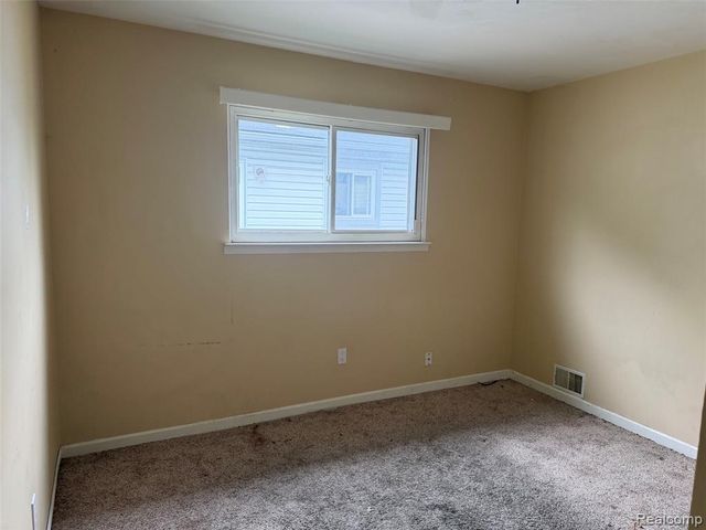 6486 Syracuse Street, Taylor, MI 48180