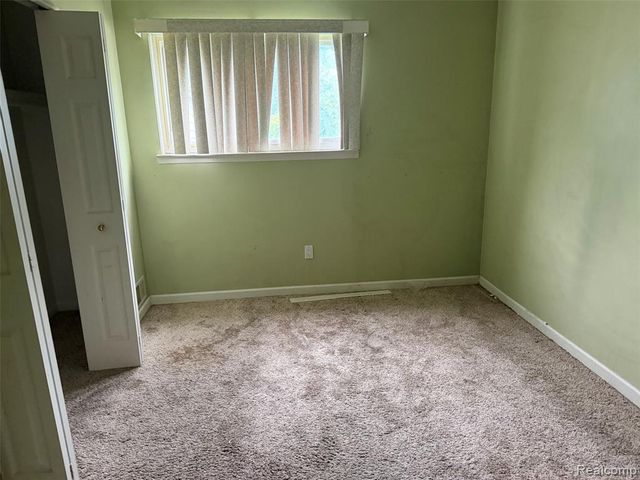 6486 Syracuse Street, Taylor, MI 48180