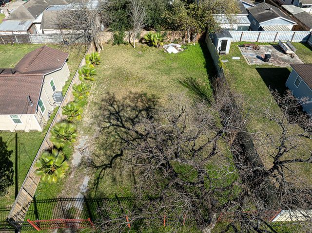 206 Oddo Street, Houston, TX 77022