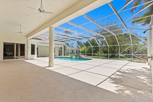 8280 Woodsmuir Drive, Palm Beach Gardens, FL 33412