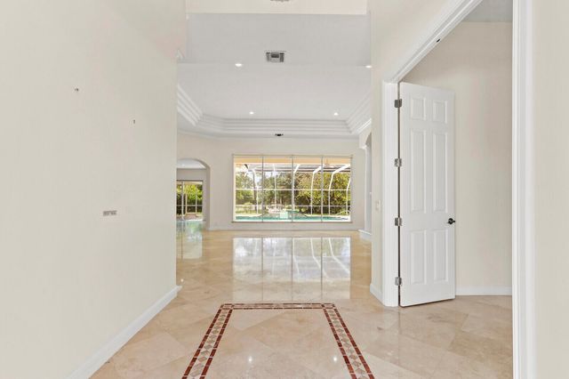 8280 Woodsmuir Drive, Palm Beach Gardens, FL 33412