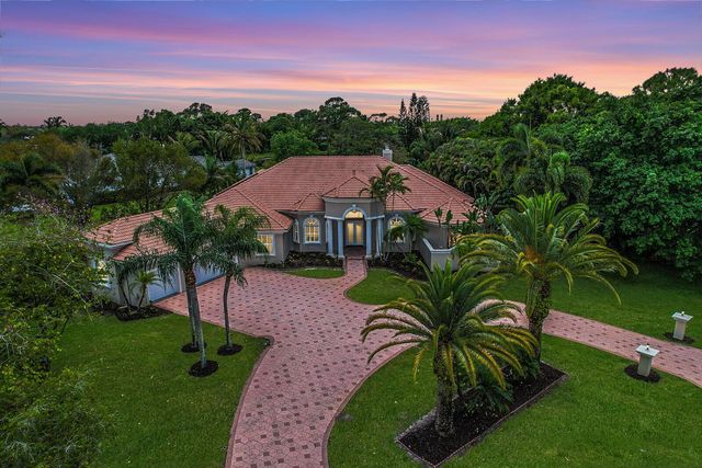 8280 Woodsmuir Drive, Palm Beach Gardens, FL 33412