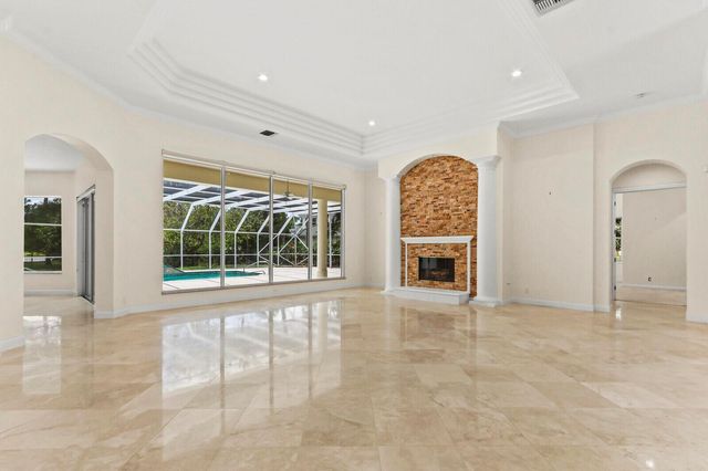 8280 Woodsmuir Drive, Palm Beach Gardens, FL 33412