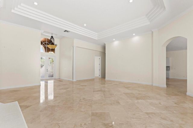 8280 Woodsmuir Drive, Palm Beach Gardens, FL 33412