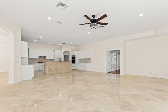 8280 Woodsmuir Drive, Palm Beach Gardens, FL 33412