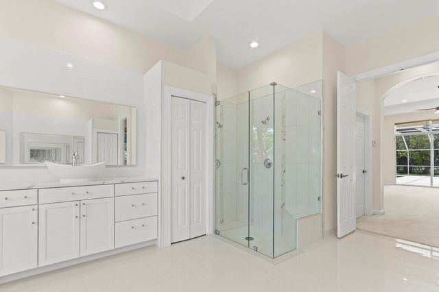 8280 Woodsmuir Drive, Palm Beach Gardens, FL 33412