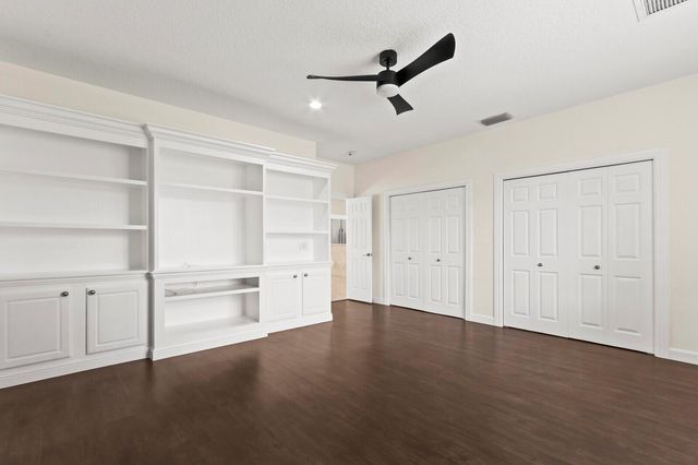 8280 Woodsmuir Drive, Palm Beach Gardens, FL 33412