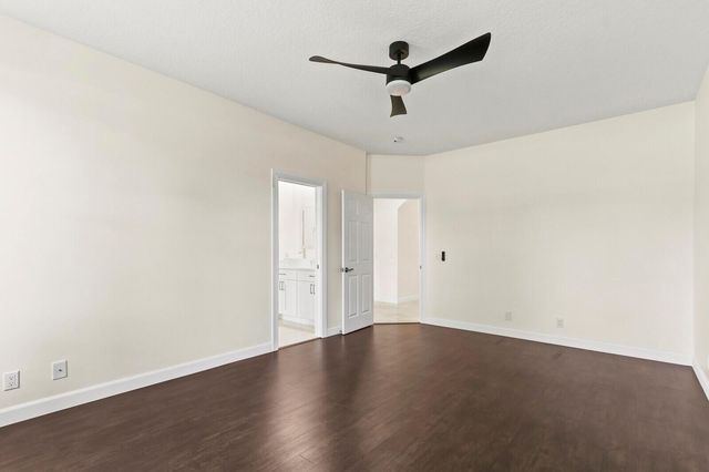8280 Woodsmuir Drive, Palm Beach Gardens, FL 33412