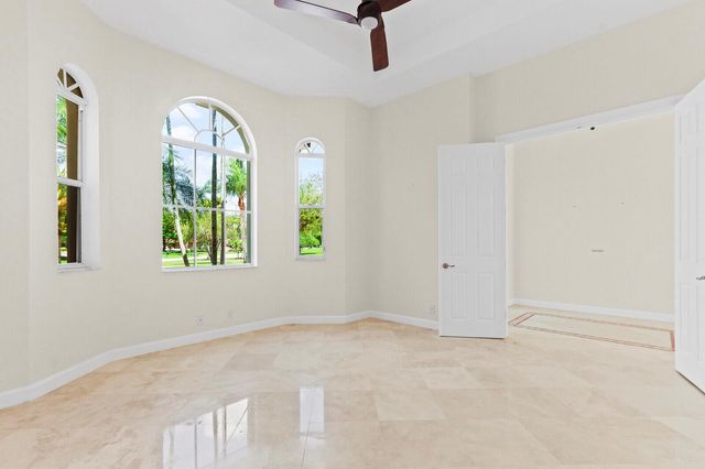 8280 Woodsmuir Drive, Palm Beach Gardens, FL 33412