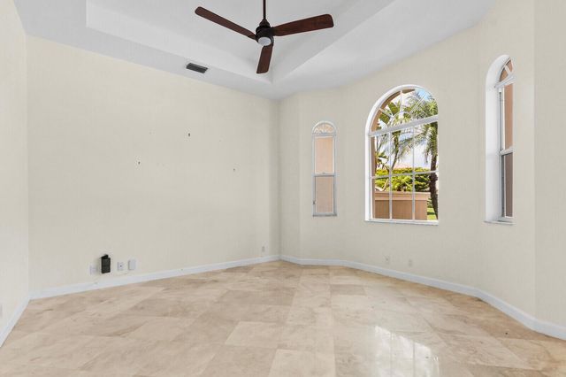 8280 Woodsmuir Drive, Palm Beach Gardens, FL 33412