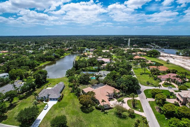 8280 Woodsmuir Drive, Palm Beach Gardens, FL 33412